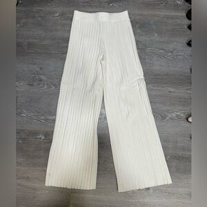 ❌SOLD ON CURTSY❌Sincerely Jules white knit pants